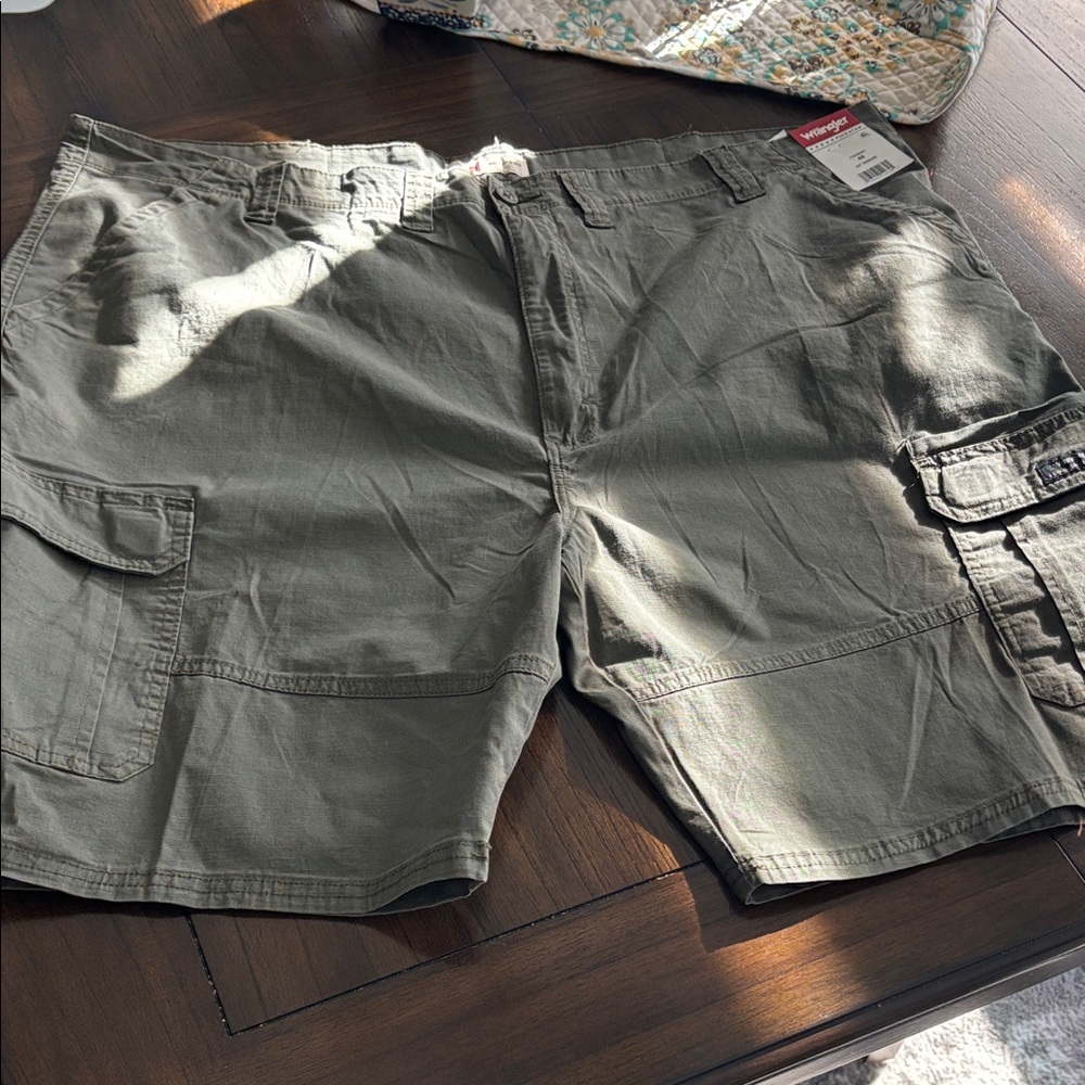 Wrangler Olive Cargo Shorts for Men